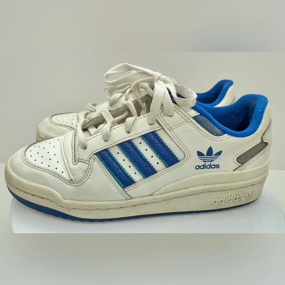 Adidas Kids White and Navy Sneakers -Size 5 - Picture 3 of 10